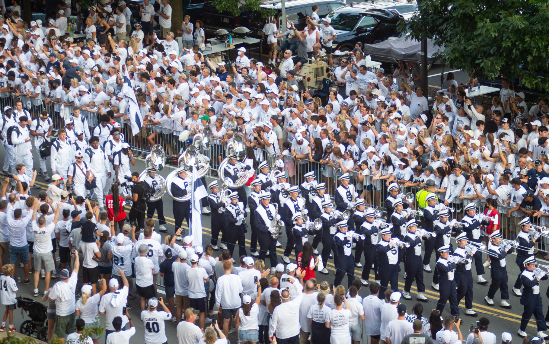 Blue Band leads football team to Beaver Stadium
